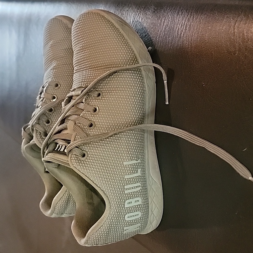 NOBULL ARMY DARK GUM TRAINER (WOMEN'S SIZE 8.5)